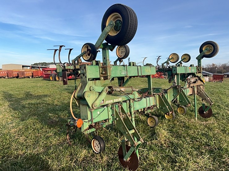 john-deere-8-image-15