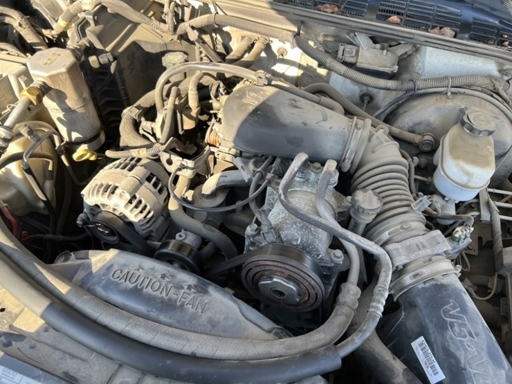 2003-chevrolet-s10-image-12