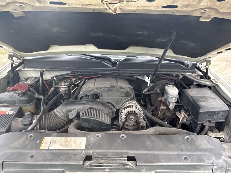 2010-chevrolet-tahoe-image-4