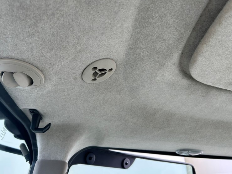 2013-john-deere-9560rt-image-47