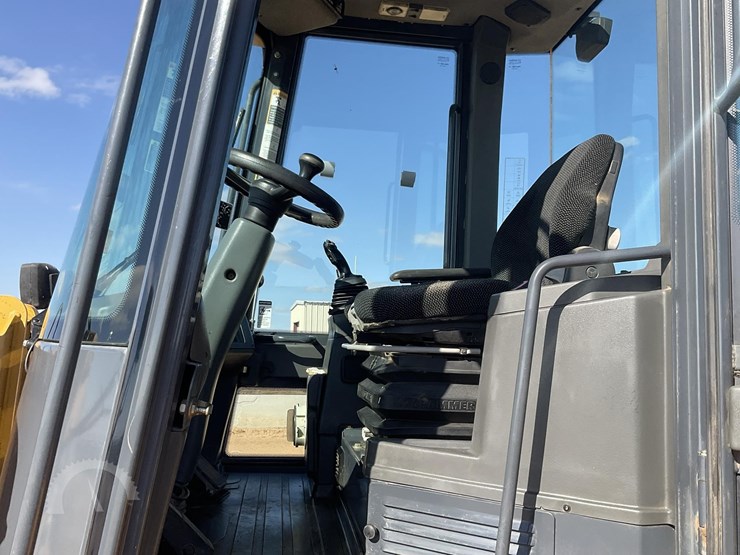 2015-deere-324k-image-26