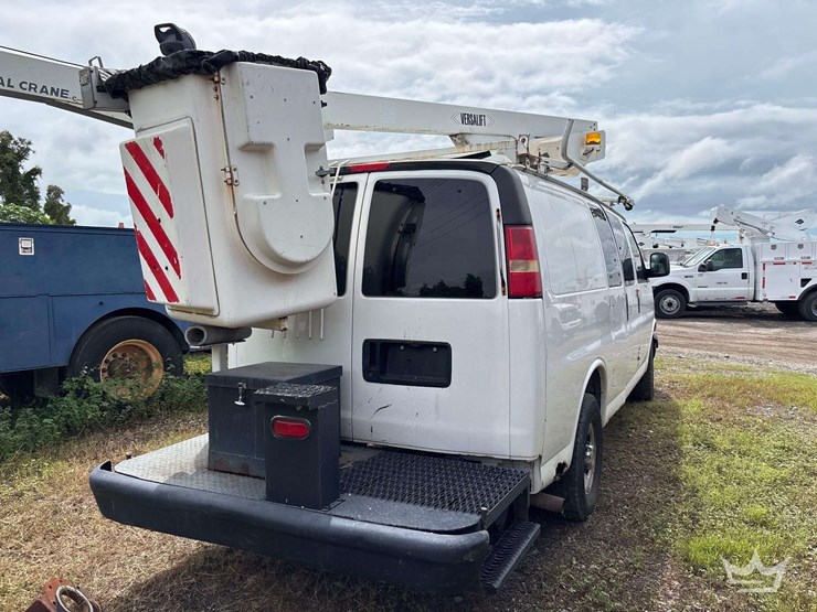 2006-chevrolet-express-3500-image-39