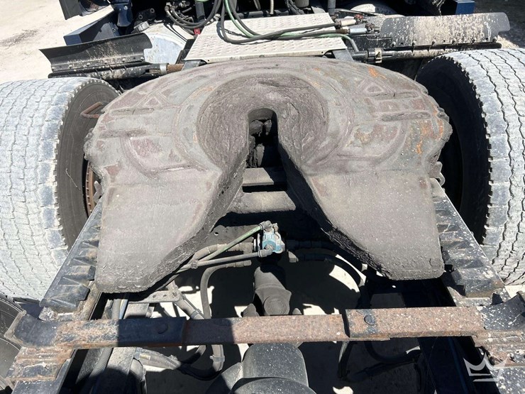 2017-freightliner-cascadia-125-image-19