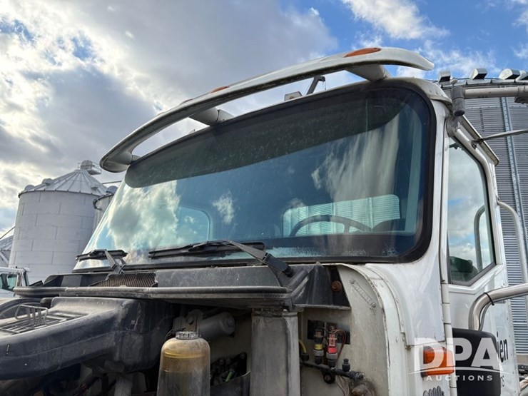 2006-ihc-9200i-truck-(pz14171,-unit-99451)-image-14