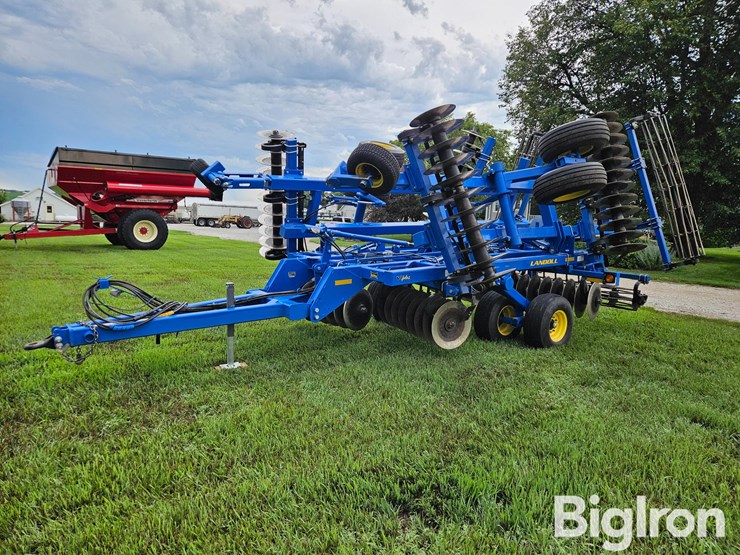 2012-landoll-7431-23-image-1