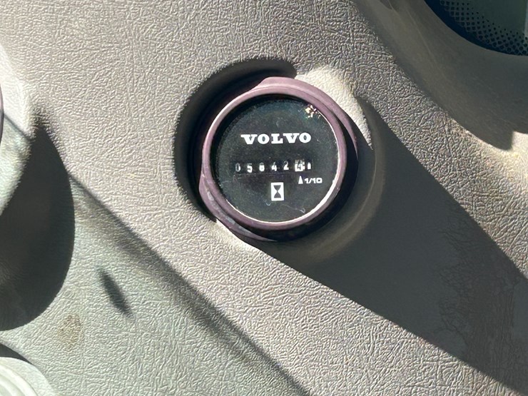 2018-volvo-ec350el-image-10