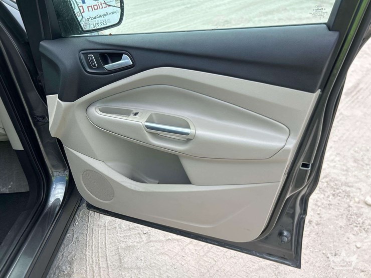 2015-ford-escape-image-25