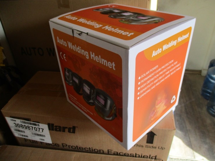 new-unused-auto-darkening-welding-helmet-image-2