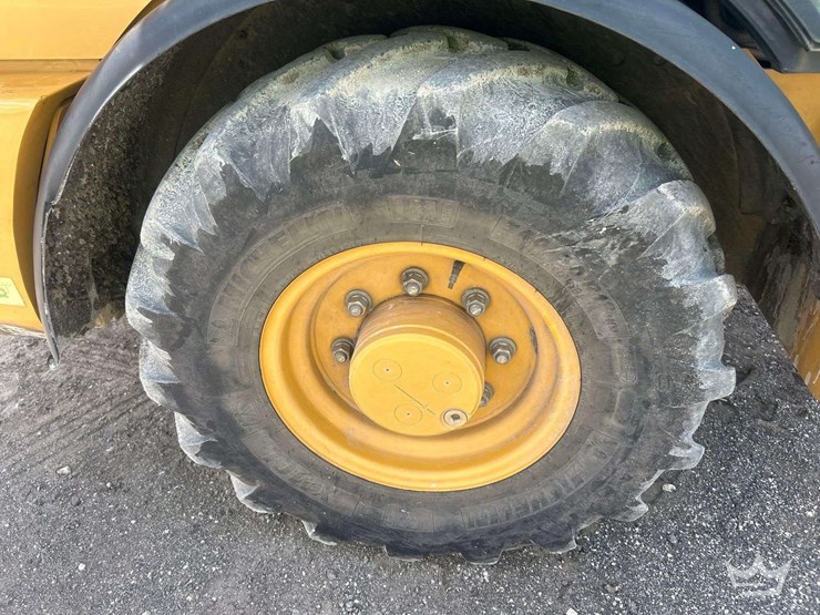 2022-caterpillar-906m-image-19