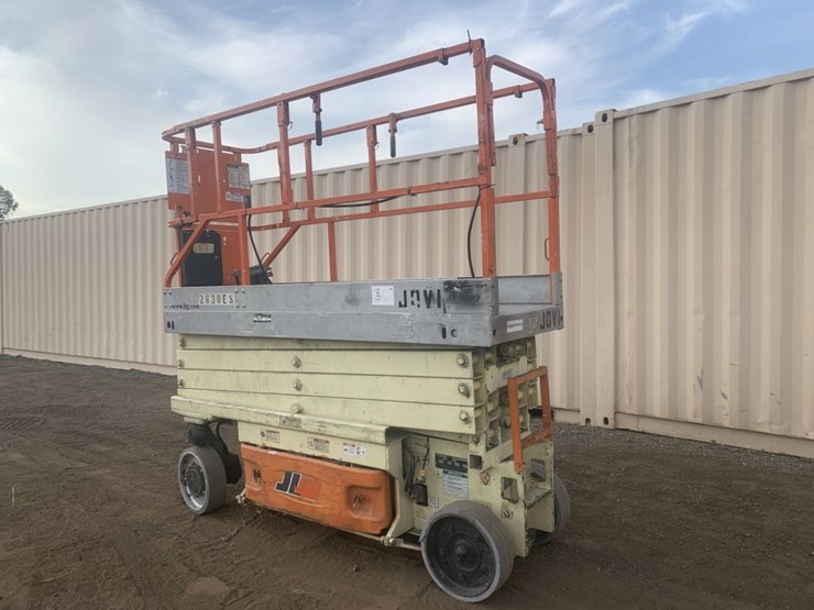 2004-jlg-2630es-image-4