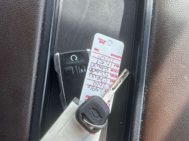 2014-chevrolet-silverado-4x4-crew-cab-pickup-truck-image-35