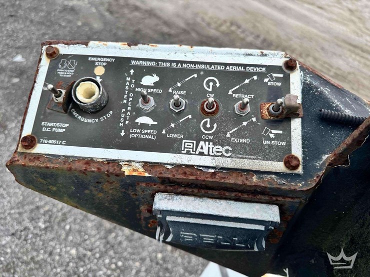 2005-chevrolet-c4500-altec-bucket-truck-image-22