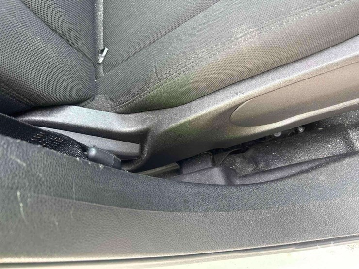 2017-ford-explorer-image-26