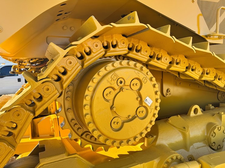 2019-caterpillar-d8t-image-26