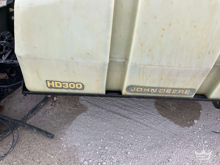 john-deere-hd300-sprayer-attachment-image-5