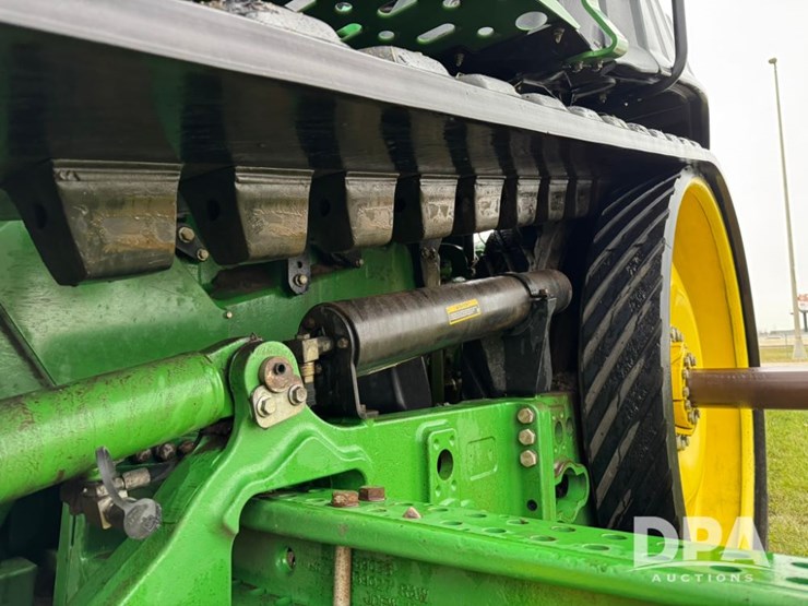 2022-john-deere-8rt-370-image-24
