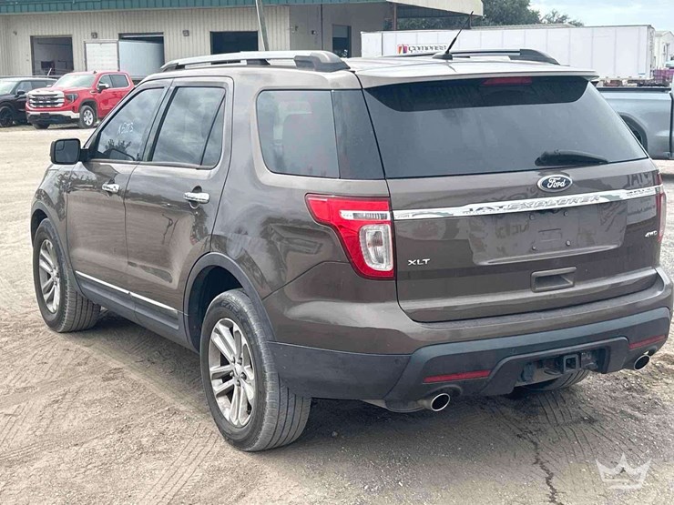 2015-ford-explorer-image-4