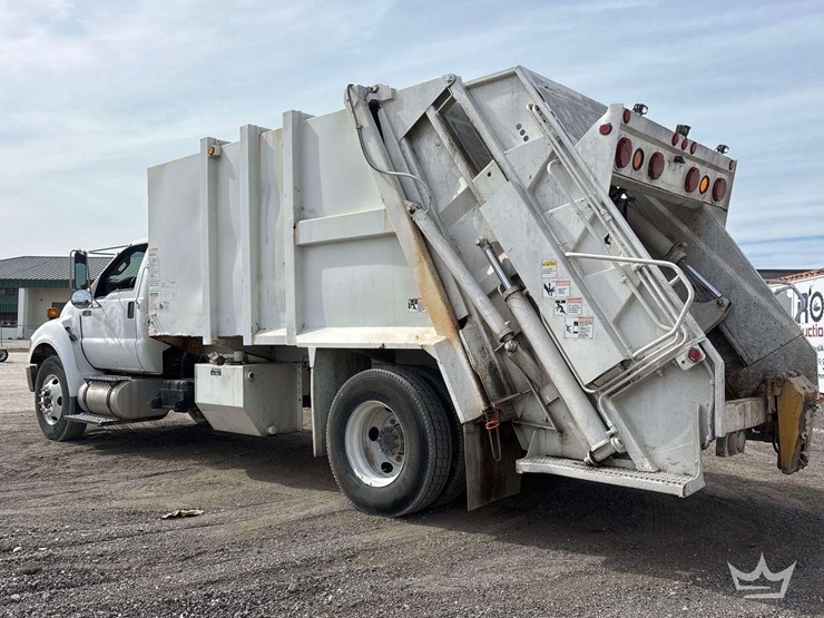 2012-ford-f750-image-4