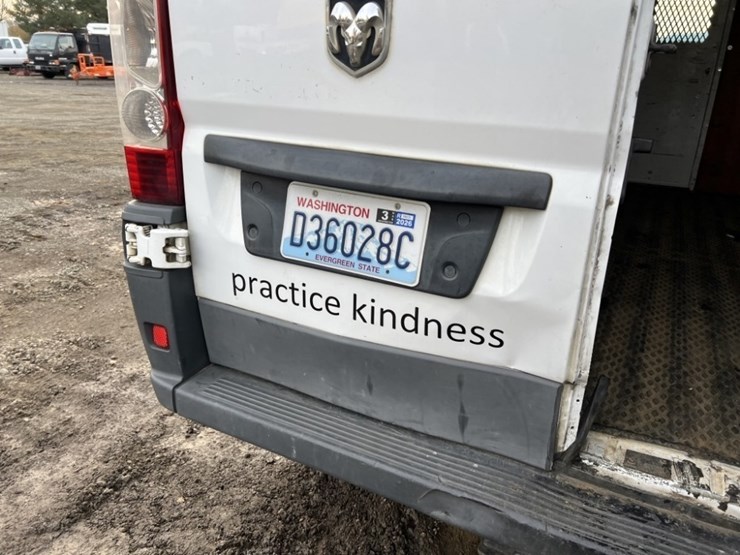 2015-ram-promaster-2500-image-14