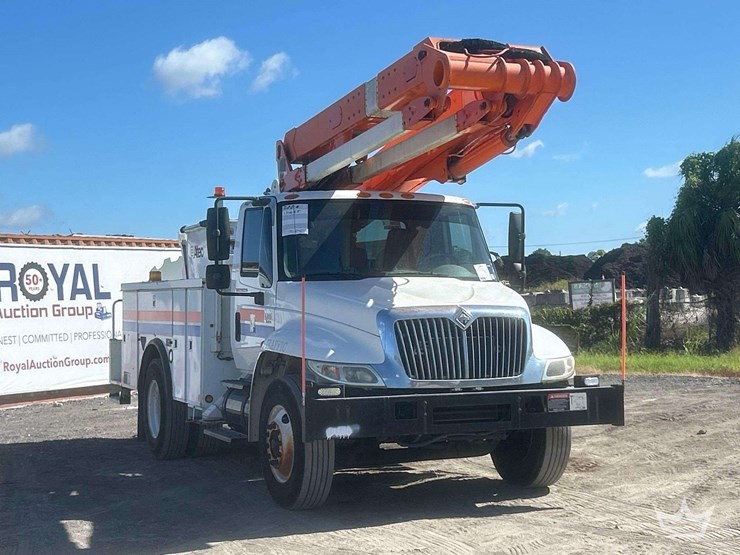 2006-international-durastar-4300-image-2