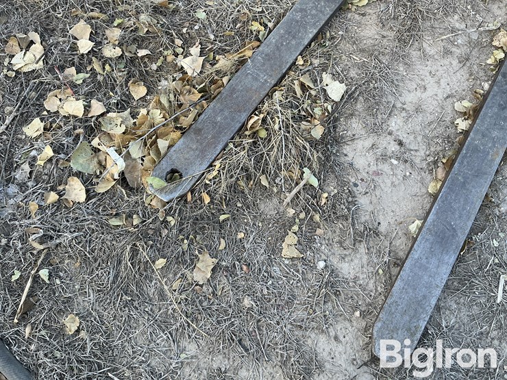 skid-steer-pallet-forks-image-9