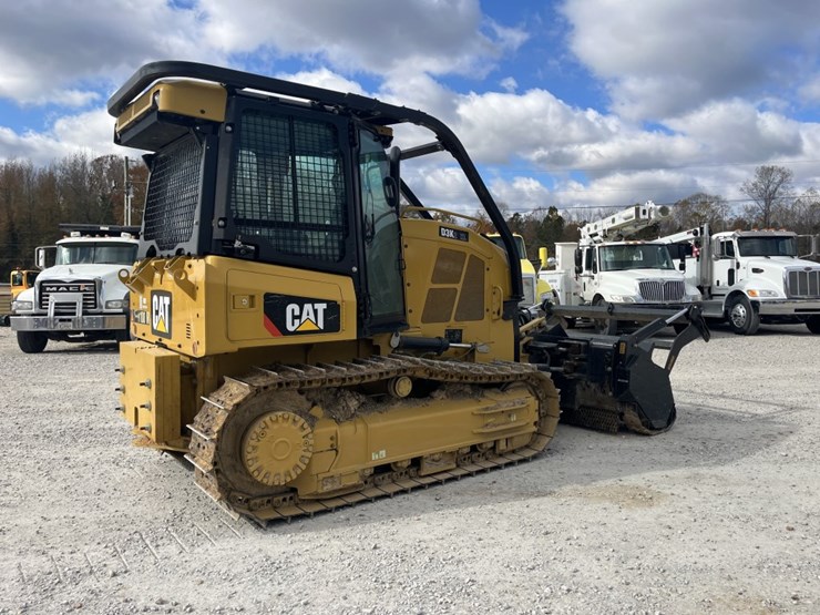 2021-caterpillar-d3k2-xl-image-6