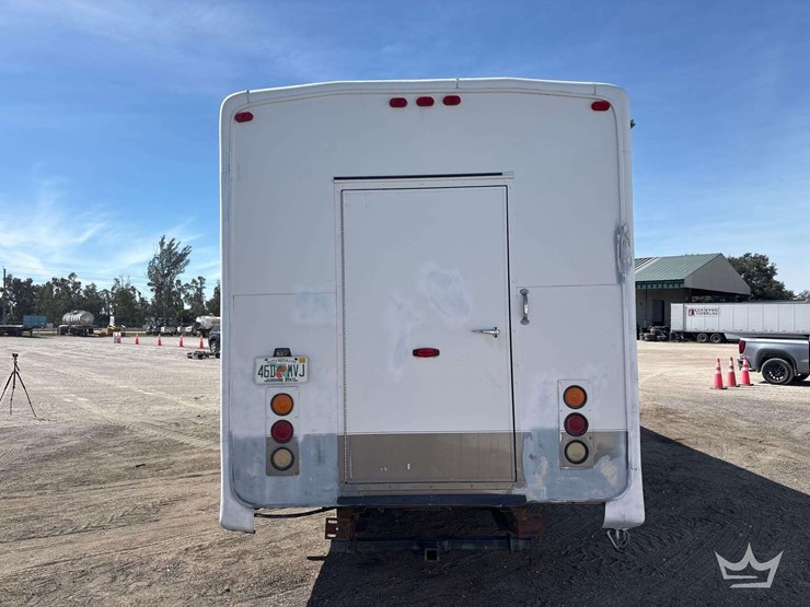 2001-freightliner-mb55-chassis-bus-image-27