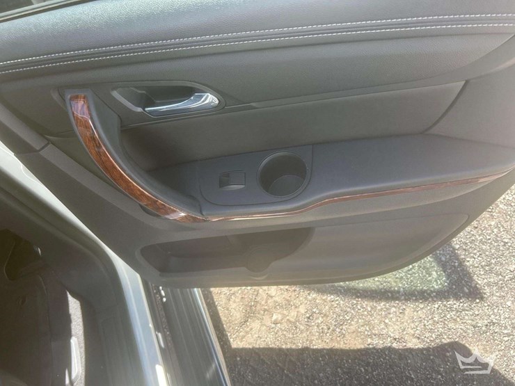 2013-chevrolet-traverse-image-36