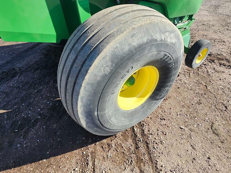 2021-john-deere-560r-image-37