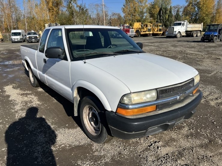 2003-chevrolet-s10-image-2