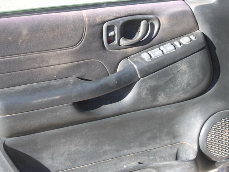 2004-chevrolet-s10-image-24