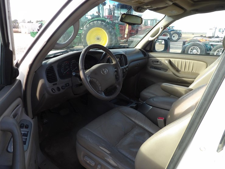 2005-toyota-sequoia-limited-image-5