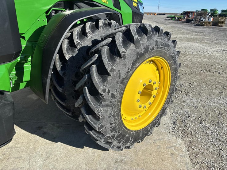 2024-john-deere-8r-410-image-57