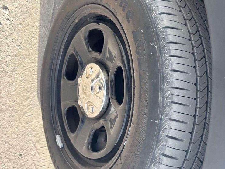 2017-ford-explorer-image-23