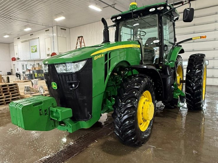2016-john-deere-8245r-image-3