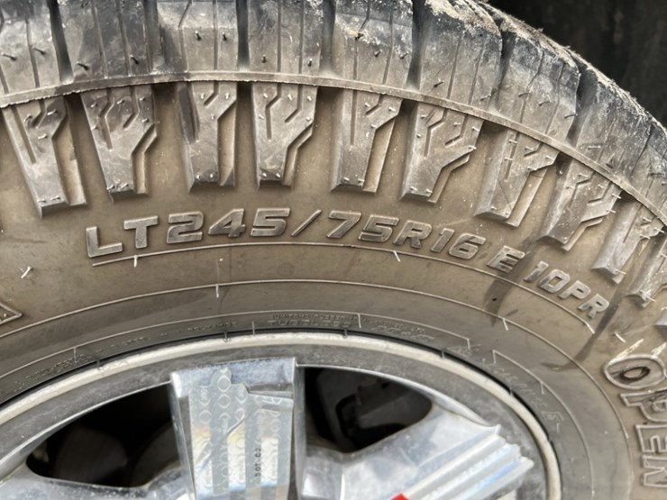 2012-chevrolet-colorado-lt-image-17