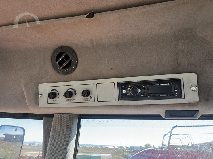 2005-hesston-9260-image-38