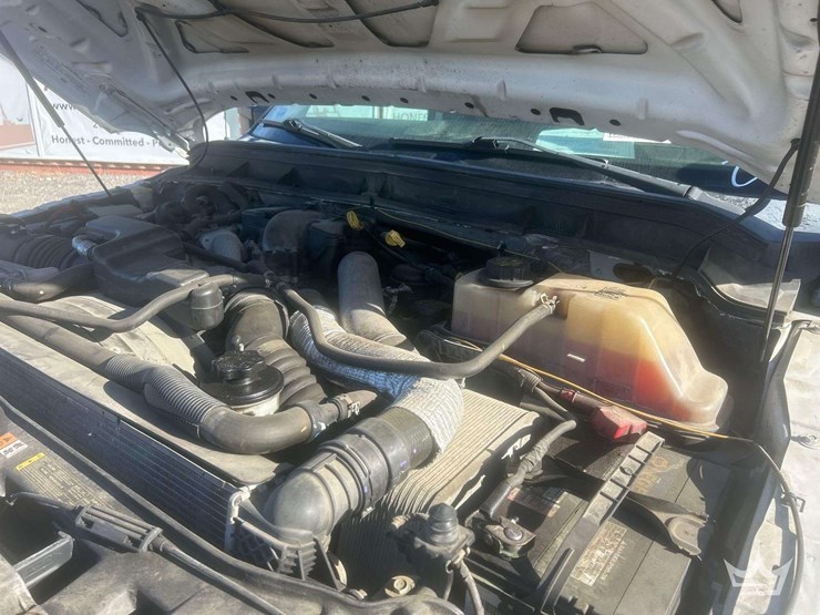 2012-ford-f550-image-36