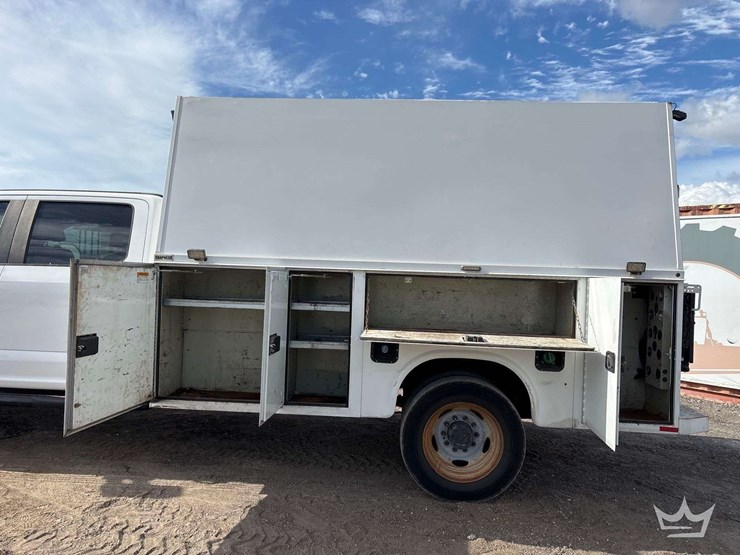 2017-ford-f550-image-18