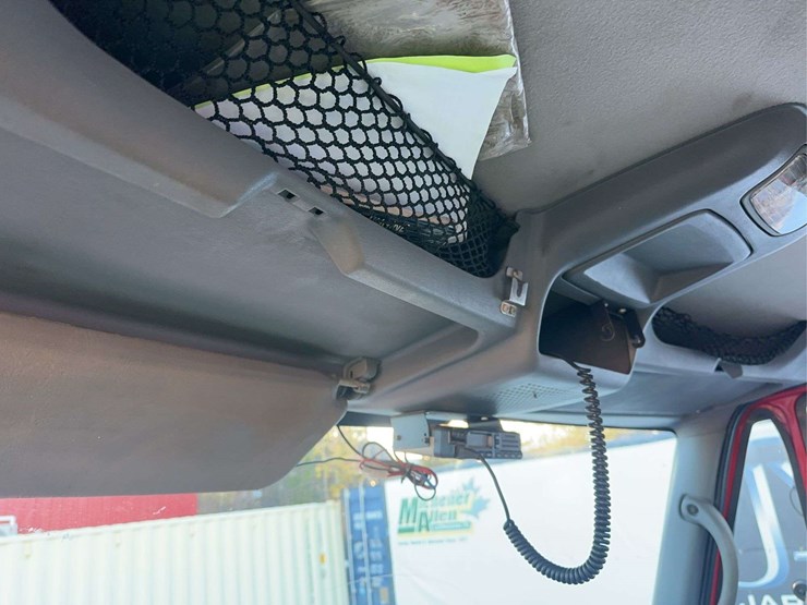 2004-international-4400-image-23