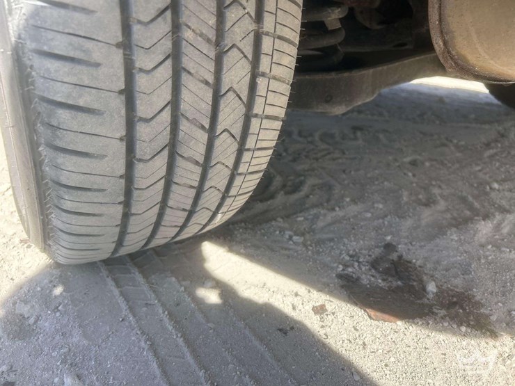 2016-ford-explorer-image-33