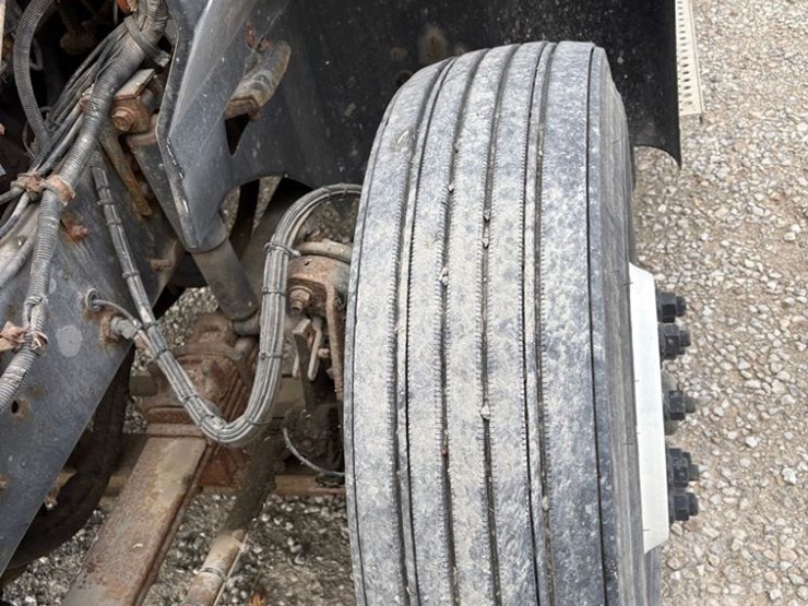 2006-ihc-9200i-truck-(pz14171,-unit-99451)-image-12