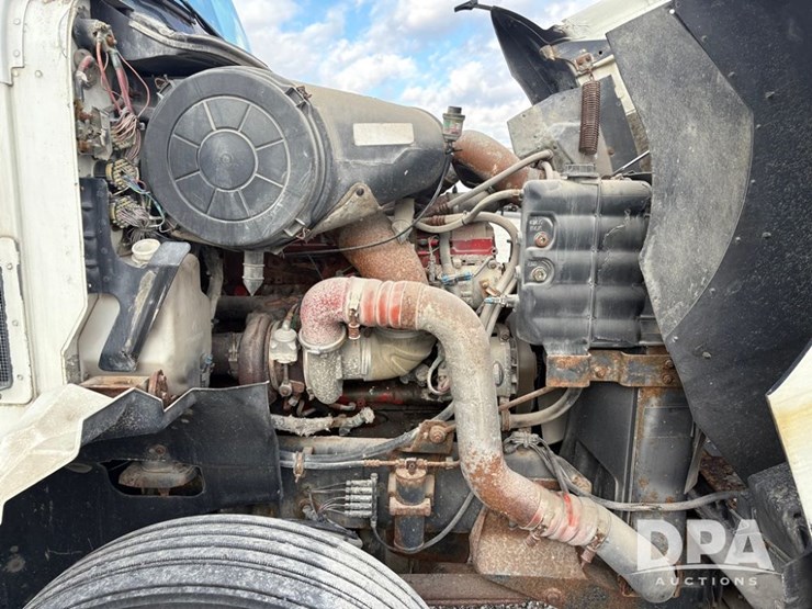 2006-ihc-9200i-truck-(pz14171,-unit-99451)-image-15