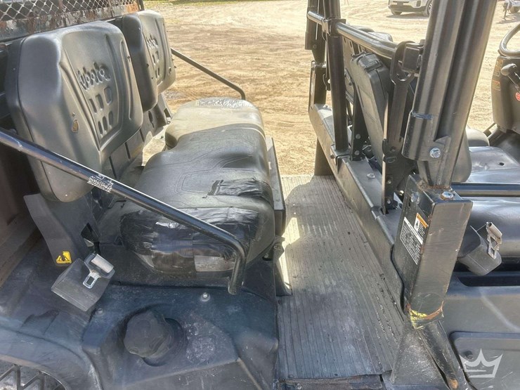 2019-kubota-rtvx1140-image-13