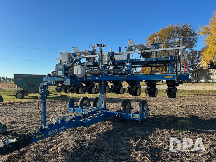 2010-almaco-seedpro-360-research-planter-(njp417)-image-1