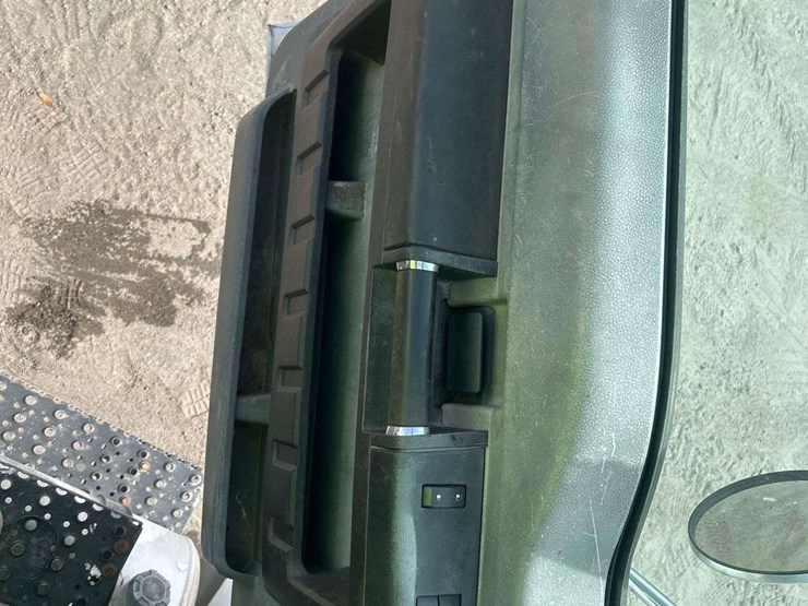 2013-ford-f750-image-10