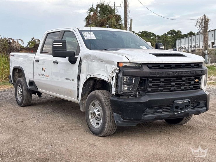 2021-chevrolet-silverado-2500hd-image-2