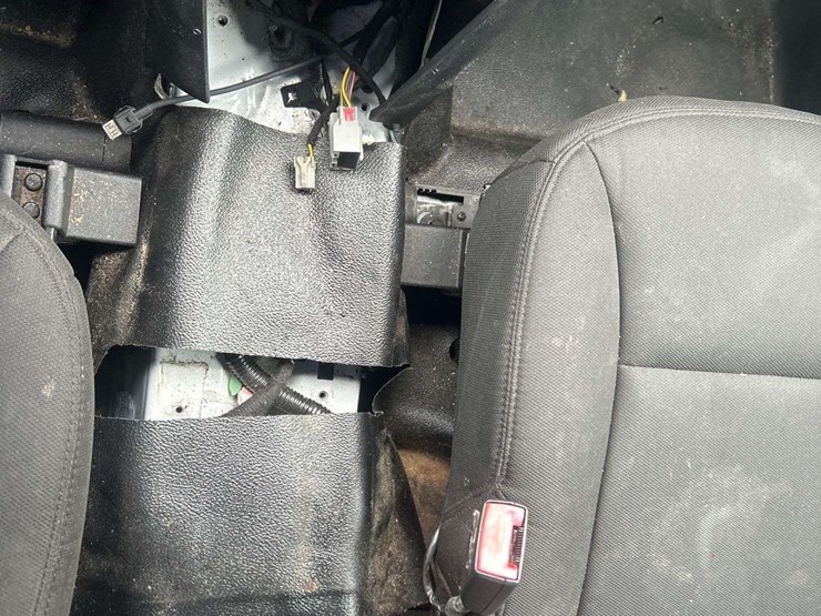 2016-ford-explorer-image-15