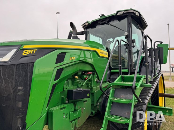 2022-john-deere-8rt-370-image-19