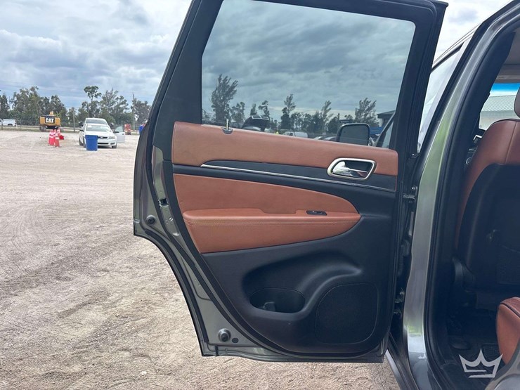 2012-jeep-grand-cherokee-image-16